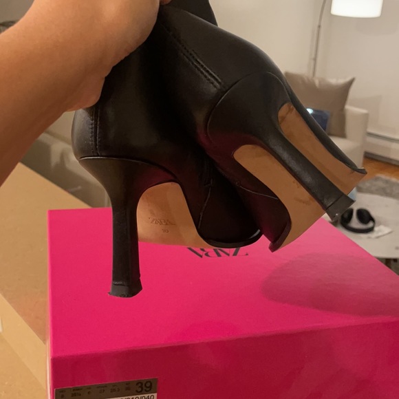 Zara black heeled ankle boots size 8 red. 2118/810 - Picture 6 of 10